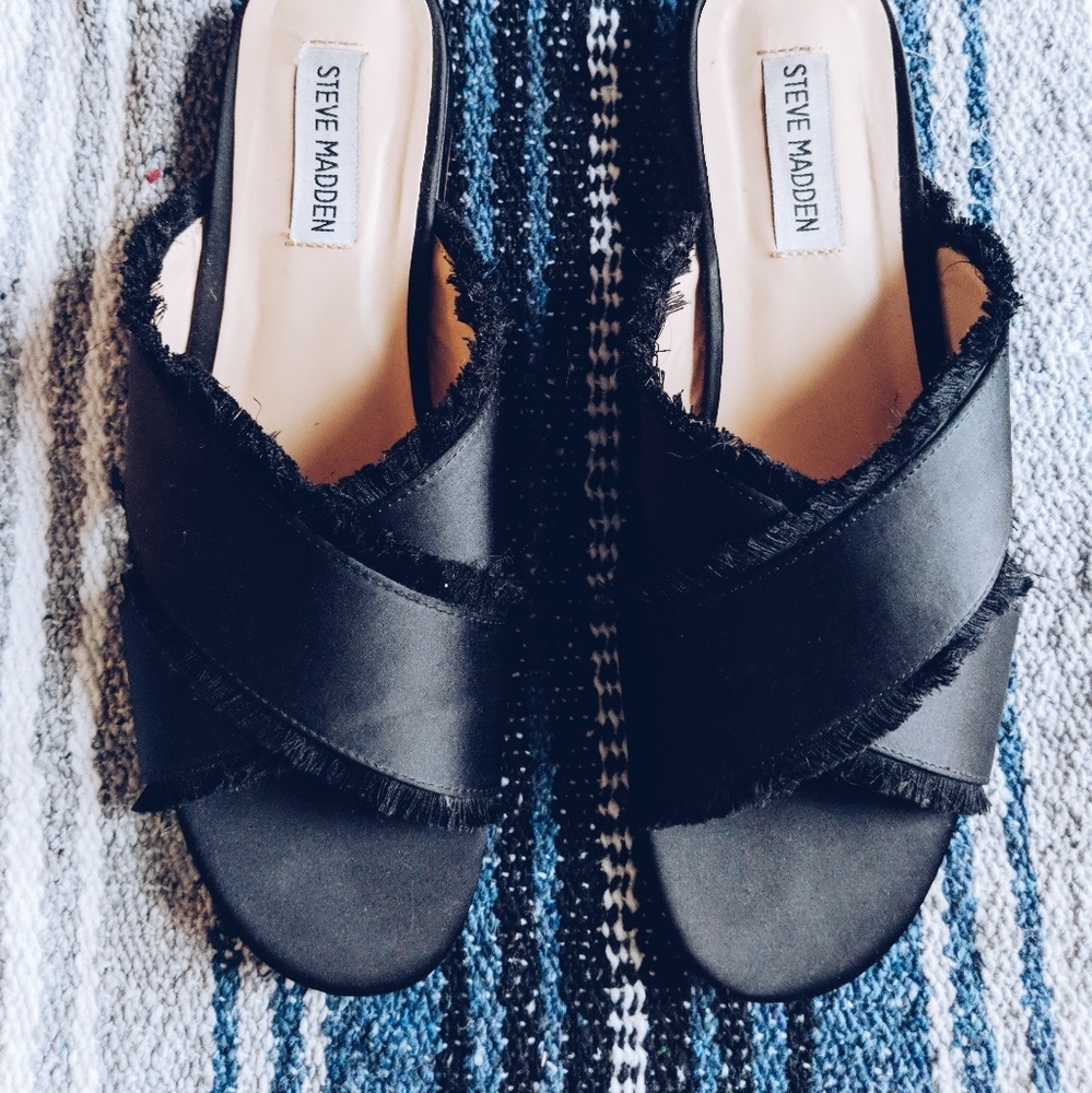 Steve Madden Black Criss Cross Sandals